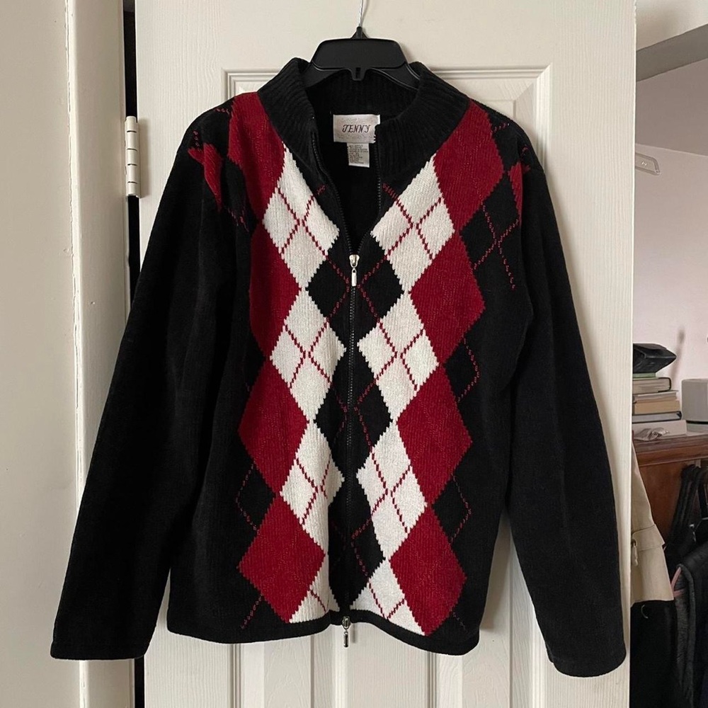 Argyle pattern, double zipper sweater.